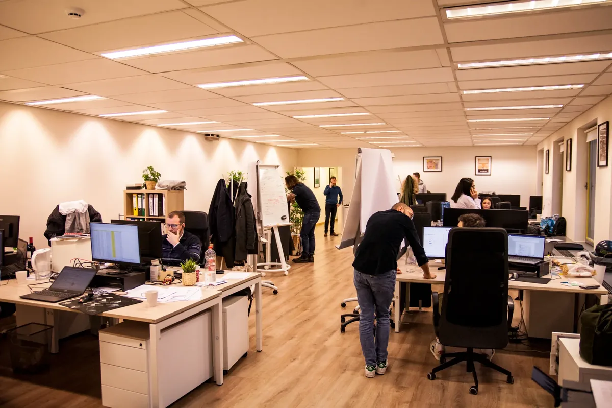 Équipe SBEP au travail dans ses bureaux